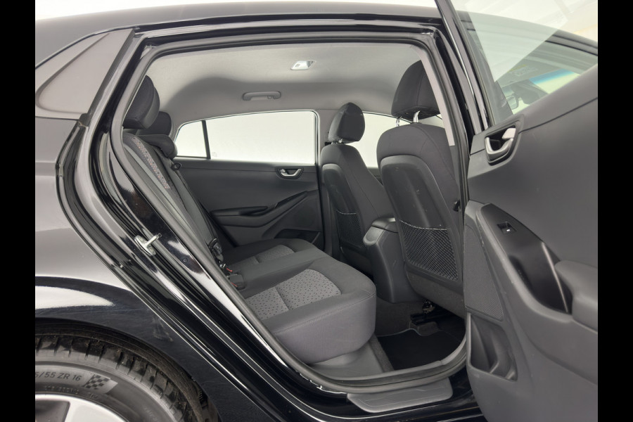 Hyundai IONIQ Comfort EV (INCL.BTW) Aut. *ADAPTIVE-CRUISE | DIGI-COCKPIT | SHIFTPADDLES | LANE-ASSIST | CCS-FASTLOADER | CRUISE | CAMERA | KEYLESS | DAB+ | NAVI-FULLMAP | ECC | PDC | 16"*