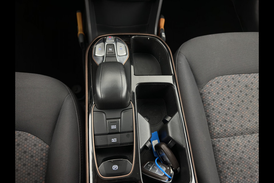 Hyundai IONIQ Comfort EV (INCL.BTW) Aut. *ADAPTIVE-CRUISE | DIGI-COCKPIT | SHIFTPADDLES | LANE-ASSIST | CCS-FASTLOADER | CRUISE | CAMERA | KEYLESS | DAB+ | NAVI-FULLMAP | ECC | PDC | 16"*