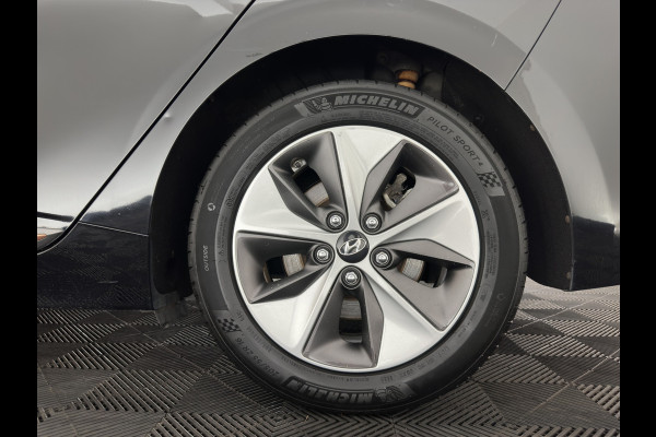 Hyundai IONIQ Comfort EV (INCL.BTW) Aut. *ADAPTIVE-CRUISE | DIGI-COCKPIT | SHIFTPADDLES | LANE-ASSIST | CCS-FASTLOADER | CRUISE | CAMERA | KEYLESS | DAB+ | NAVI-FULLMAP | ECC | PDC | 16"*