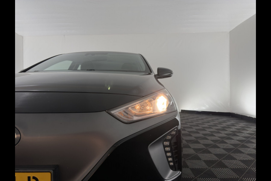 Hyundai IONIQ Comfort EV (INCL.BTW) Aut. *ADAPTIVE-CRUISE | DIGI-COCKPIT | SHIFTPADDLES | LANE-ASSIST | CCS-FASTLOADER | CRUISE | CAMERA | KEYLESS | DAB+ | NAVI-FULLMAP | ECC | PDC | 16"*