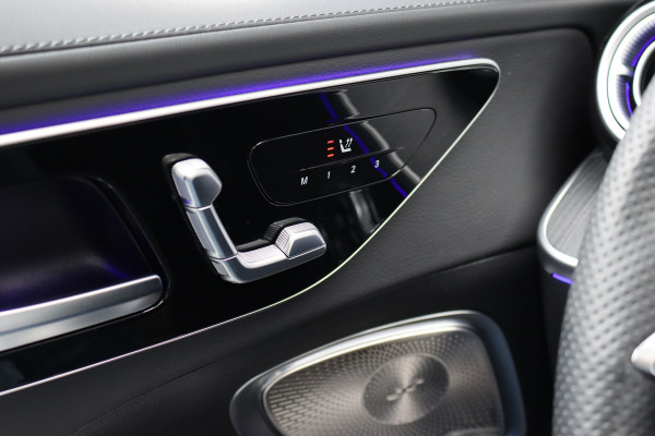 Mercedes-Benz C-Klasse Estate 300 e AMG Line Premium+ | Distronic+ | Memory | Panoramadak | HUD | Digital Light | Trekhaak | Burmester | Augmented Reality |