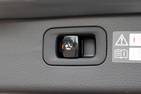 Mercedes-Benz C-Klasse Estate 300 e AMG Line Premium+ | Distronic+ | Memory | Panoramadak | HUD | Digital Light | Trekhaak | Burmester | Augmented Reality |