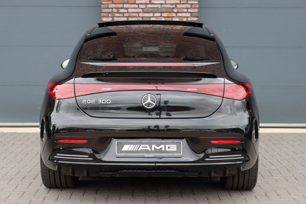 Mercedes-Benz EQE 300 Business Solution AMG 90 kWh | Luchtvering | Distronic | Memory | Panoramadak | Warmtepomp | Camera | Keyless Go | Dodehoekassistent |