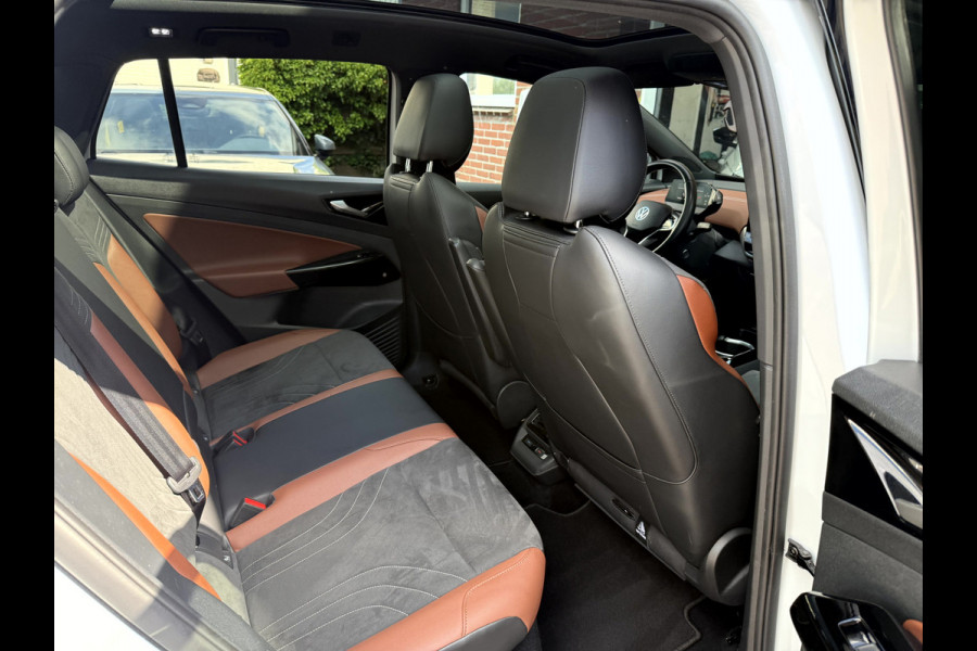 Volkswagen ID.4 Tech 77 kWh SOH 92.5%, Panoramadak, 20''Lmv