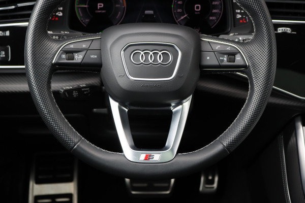 Audi Q8 55 TFSI e Quattro Pro Line S | Luchtvering | Achterasbesturing | ACC | Bang&Olufsen | Trekhaak | Matrix-LED | Soft-Close | Verwarmd Stuurwiel | Panoramadak | Keyless Entry |