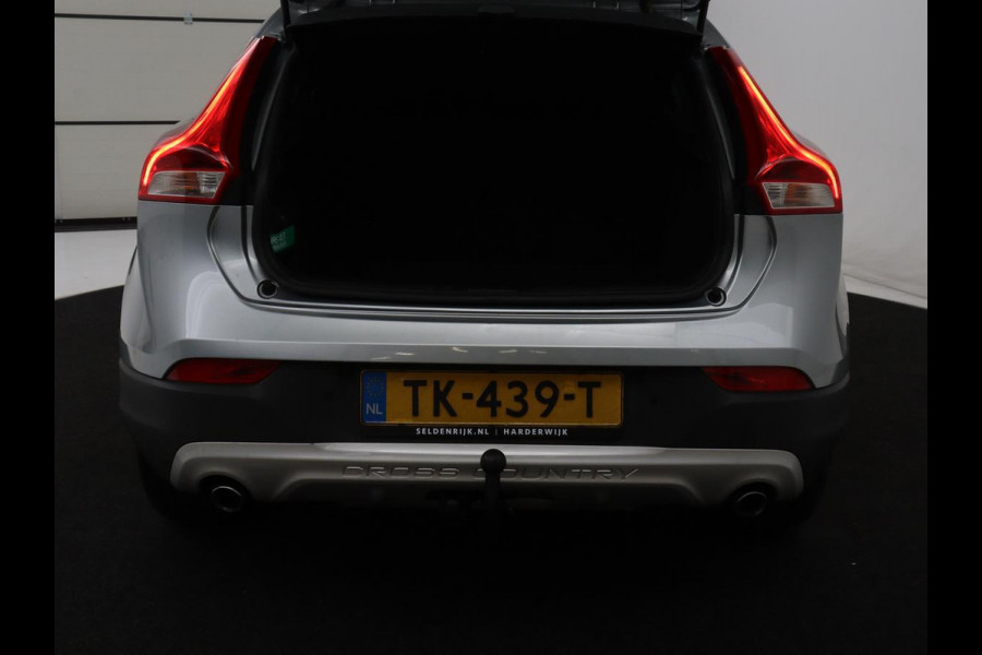 Volvo V40 Cross Country 1.5 T3 Edition+ | Trekhaak | Navigatie | Stoelverwarming | Climate control | Bluetooth | Cruise control | Parkeerhulp