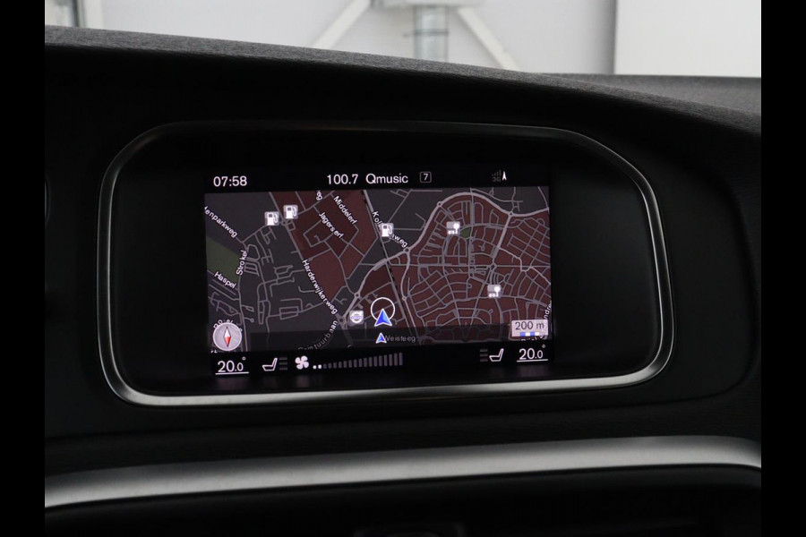 Volvo V40 Cross Country 1.5 T3 Edition+ | Trekhaak | Navigatie | Stoelverwarming | Climate control | Bluetooth | Cruise control | Parkeerhulp