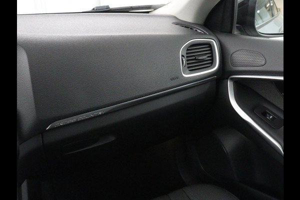 Volvo V40 Cross Country 1.5 T3 Edition+ | Trekhaak | Navigatie | Stoelverwarming | Climate control | Bluetooth | Cruise control | Parkeerhulp