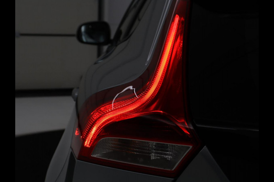 Volvo V40 Cross Country 1.5 T3 Edition+ | Trekhaak | Navigatie | Stoelverwarming | Climate control | Bluetooth | Cruise control | Parkeerhulp