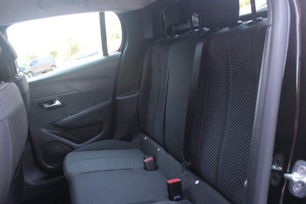 Peugeot 208 1.2 100PK STYLE | APPLE CARPLAY/ANDROID AUTO | CRUISE CONTROL | AIRCO | PARKEERSENSOREN ACHTER | DAB+ RADIO | LICHT SENSOR | LAGE KM STAND! |