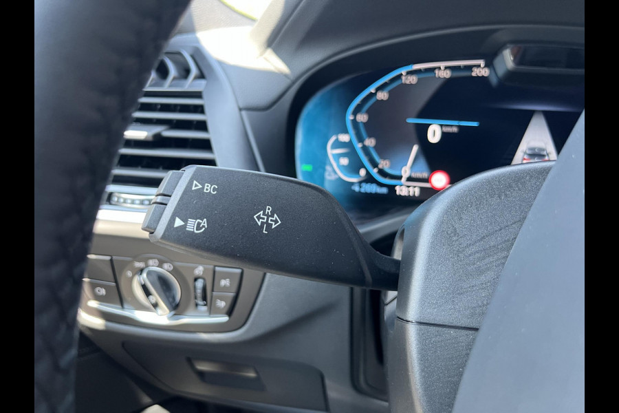 BMW iX3 High Executive 80 kWh | SOH 97,4% | Leder | Pano | Trekhaak | Harman Kardon | 360 Camera | Stoelverwarming | Adaptive Cruise
