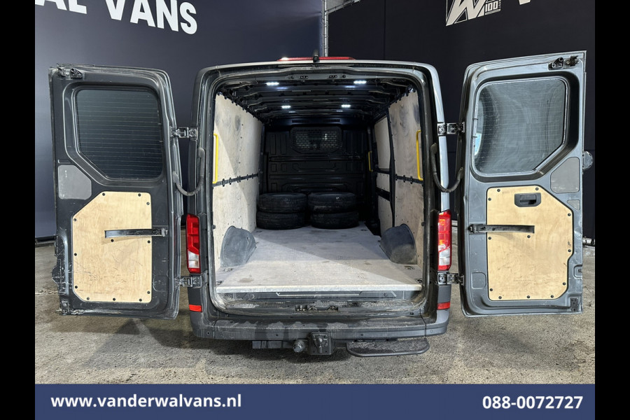 Volkswagen Crafter 2.0 TDI 141pk L3H2 L2H1 Euro6 Airco | Camera | Navigatie | LED | 3000kg Trekhaak | Cruisecontrol Android Auto, Leder, Verwarmde voorruit, Parkeersensoren, Bijrijdersbank