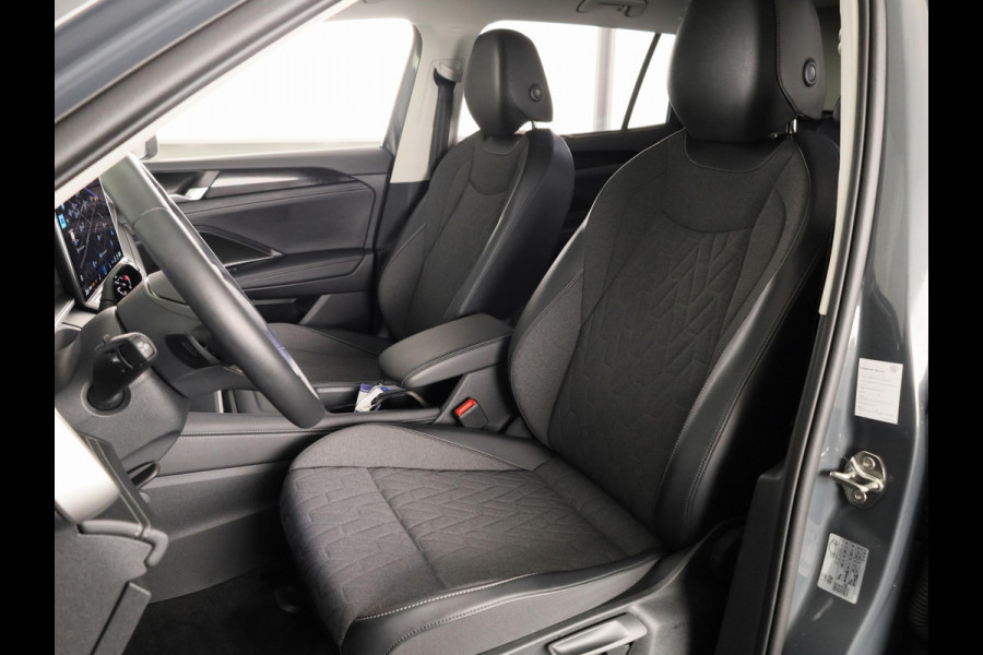 Volkswagen Tayron 1.5 eHybrid Life Edition 204 pk Automaat (DSG) | Verlengde garantie | Navigatie | Panoramadak | Parkeersensoren (Park assist) | Rondomzicht camera |
