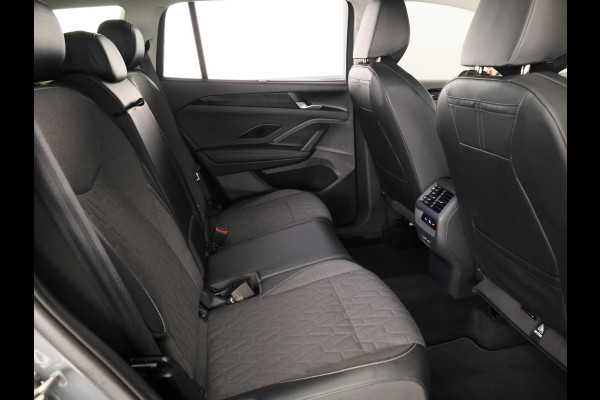 Volkswagen Tayron 1.5 eHybrid Life Edition 204 pk Automaat (DSG) | Verlengde garantie | Navigatie | Panoramadak | Parkeersensoren (Park assist) | Rondomzicht camera |
