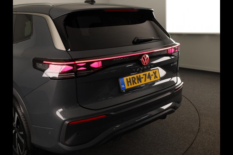 Volkswagen Tayron 1.5 eHybrid Life Edition 204 pk Automaat (DSG) | Verlengde garantie | Navigatie | Panoramadak | Parkeersensoren (Park assist) | Rondomzicht camera |