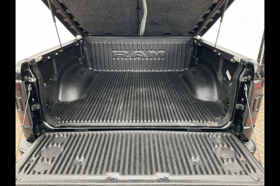 Dodge Ram 1500 5.7 V8 4x4 Crew Cab Limited Laramie Trekhaak Pano Harman/Kardon Leer Treeplanken BOMVOL!