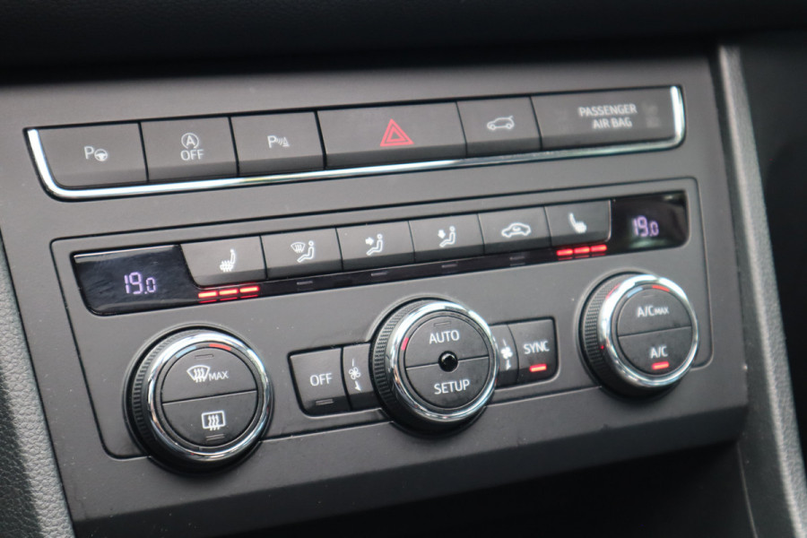 Seat Ateca 1.0 EcoTSI Style Business Intense | Panoramadak | Camera | Digitaal dashboard |