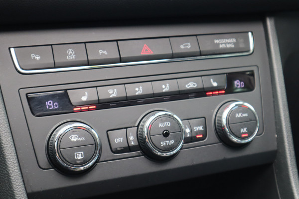Seat Ateca 1.0 EcoTSI Style Business Intense | Panoramadak | Camera | Digitaal dashboard |