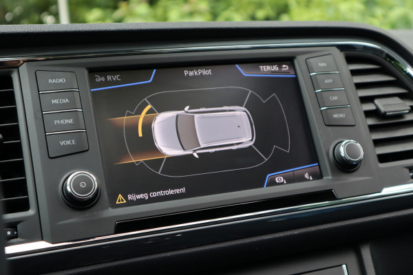 Seat Ateca 1.0 EcoTSI Style Business Intense | Panoramadak | Camera | Digitaal dashboard |
