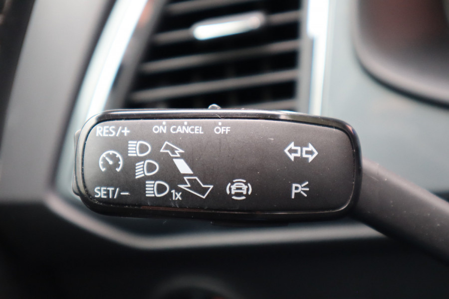 Seat Ateca 1.0 EcoTSI Style Business Intense | Panoramadak | Camera | Digitaal dashboard |
