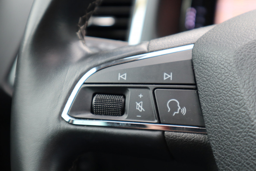 Seat Ateca 1.0 EcoTSI Style Business Intense | Panoramadak | Camera | Digitaal dashboard |