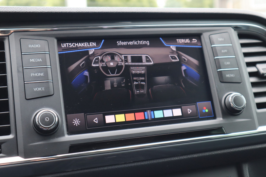 Seat Ateca 1.0 EcoTSI Style Business Intense | Panoramadak | Camera | Digitaal dashboard |