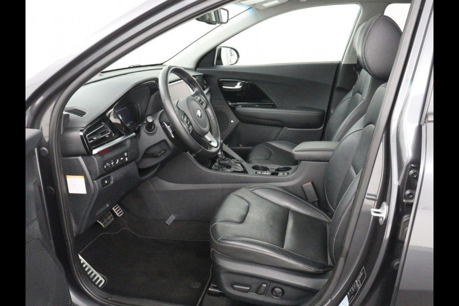 Kia Niro 1.6 GDi Hybrid ExecutiveLine | JBLsound | Trekhaak | Panoramadak | Adaptive cruise | Stoel & Stuurverwarming | Stoelkoeling | Stoelverwarming achter | Carplay | Sfeerverlichting | Side assist | Camera | Climate control | Bluetooth | DAB+ | Navigatie