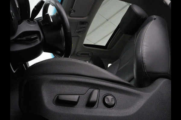 Kia Niro 1.6 GDi Hybrid ExecutiveLine | JBLsound | Trekhaak | Panoramadak | Adaptive cruise | Stoel & Stuurverwarming | Stoelkoeling | Stoelverwarming achter | Carplay | Sfeerverlichting | Side assist | Camera | Climate control | Bluetooth | DAB+ | Navigatie