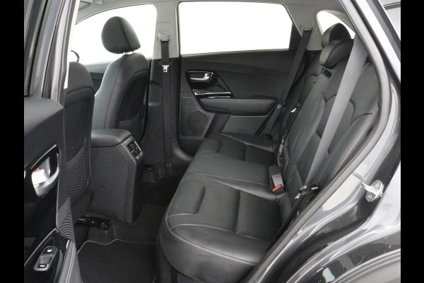 Kia Niro 1.6 GDi Hybrid ExecutiveLine | JBLsound | Trekhaak | Panoramadak | Adaptive cruise | Stoel & Stuurverwarming | Stoelkoeling | Stoelverwarming achter | Carplay | Sfeerverlichting | Side assist | Camera | Climate control | Bluetooth | DAB+ | Navigatie