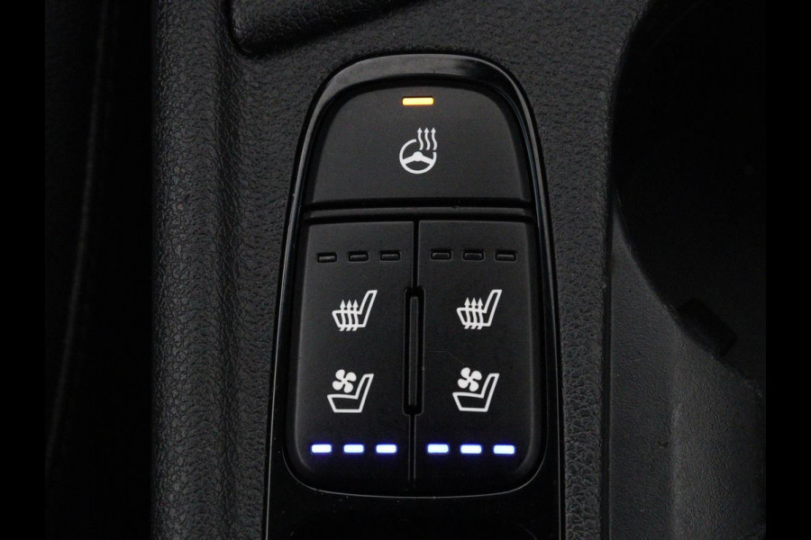 Kia Niro 1.6 GDi Hybrid ExecutiveLine | JBLsound | Trekhaak | Panoramadak | Adaptive cruise | Stoel & Stuurverwarming | Stoelkoeling | Stoelverwarming achter | Carplay | Sfeerverlichting | Side assist | Camera | Climate control | Bluetooth | DAB+ | Navigatie