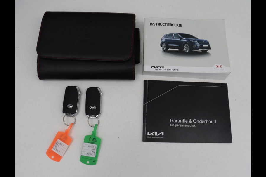 Kia Niro 1.6 GDi Hybrid ExecutiveLine | JBLsound | Trekhaak | Panoramadak | Adaptive cruise | Stoel & Stuurverwarming | Stoelkoeling | Stoelverwarming achter | Carplay | Sfeerverlichting | Side assist | Camera | Climate control | Bluetooth | DAB+ | Navigatie