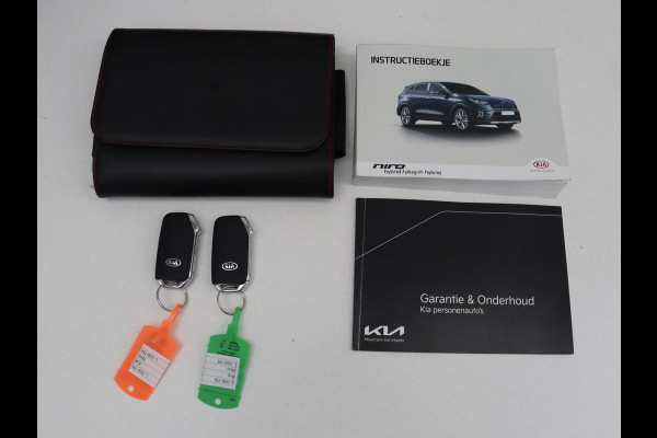 Kia Niro 1.6 GDi Hybrid ExecutiveLine | JBLsound | Trekhaak | Panoramadak | Adaptive cruise | Stoel & Stuurverwarming | Stoelkoeling | Stoelverwarming achter | Carplay | Sfeerverlichting | Side assist | Camera | Climate control | Bluetooth | DAB+ | Navigatie
