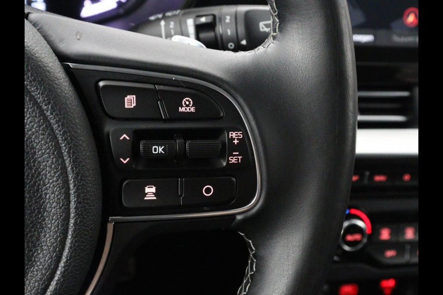 Kia Niro 1.6 GDi Hybrid ExecutiveLine | JBLsound | Trekhaak | Panoramadak | Adaptive cruise | Stoel & Stuurverwarming | Stoelkoeling | Stoelverwarming achter | Carplay | Sfeerverlichting | Side assist | Camera | Climate control | Bluetooth | DAB+ | Navigatie