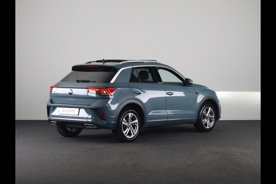 Volkswagen T-Roc 1.5 TSI R-Line 150 pk Automaat (DSG) | Verlengde garantie | Navigatie | Panoramadak | Parkeersensoren (Park assist) | Standkachel | R-Line |