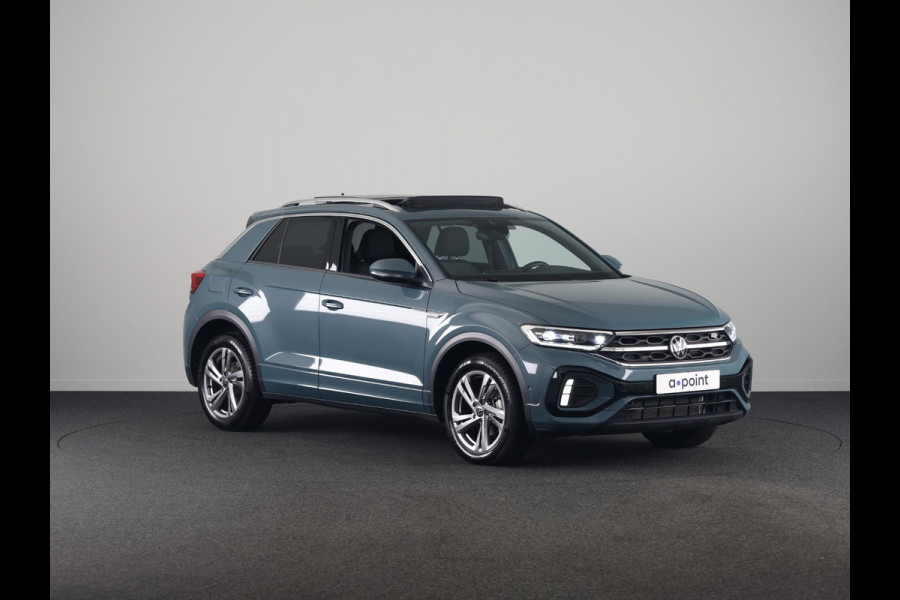 Volkswagen T-Roc 1.5 TSI R-Line 150 pk Automaat (DSG) | Verlengde garantie | Navigatie | Panoramadak | Parkeersensoren (Park assist) | Standkachel | R-Line |
