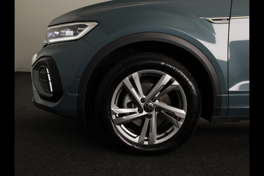 Volkswagen T-Roc 1.5 TSI R-Line 150 pk Automaat (DSG) | Verlengde garantie | Navigatie | Panoramadak | Parkeersensoren (Park assist) | Standkachel | R-Line |
