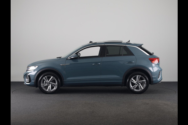 Volkswagen T-Roc 1.5 TSI R-Line 150 pk Automaat (DSG) | Verlengde garantie | Navigatie | Panoramadak | Parkeersensoren (Park assist) | Standkachel | R-Line |