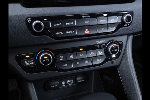 Kia Niro 1.6 GDi Hybrid DynamicLine Sport (APPLE CARPLAY,NAVI,CAMERA,CLIMATE,CRUISE,LED,SPORTSTOELEN,LM VELGEN,NETTE STAAT)