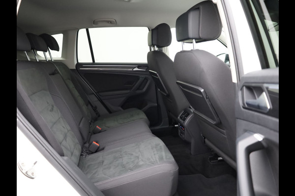 Volkswagen Tiguan 1.5 TSI ACT Highline Business R | Black Style | Head Up | Side Assist | Elk. A-klep | Prijs Rijklaar!!