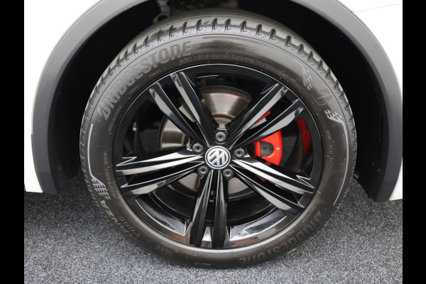 Volkswagen Tiguan 1.5 TSI ACT Highline Business R | Black Style | Head Up | Side Assist | Elk. A-klep | Prijs Rijklaar!!
