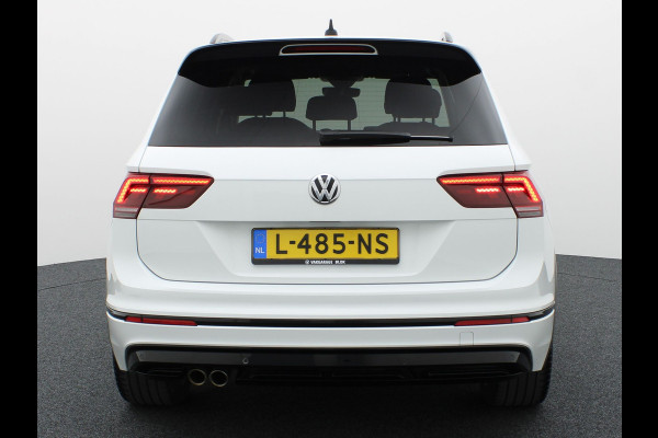 Volkswagen Tiguan 1.5 TSI ACT Highline Business R | Black Style | Head Up | Side Assist | Elk. A-klep | Prijs Rijklaar!!