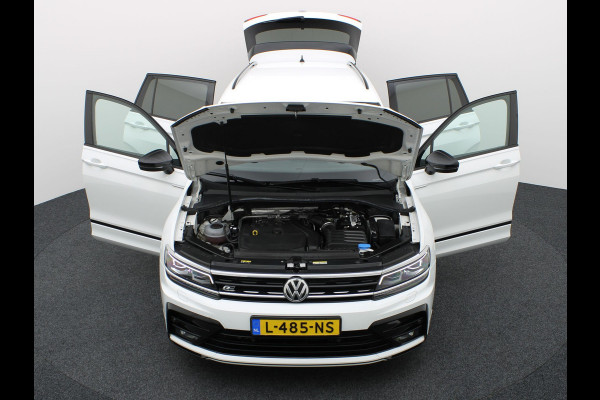 Volkswagen Tiguan 1.5 TSI ACT Highline Business R | Black Style | Head Up | Side Assist | Elk. A-klep | Prijs Rijklaar!!