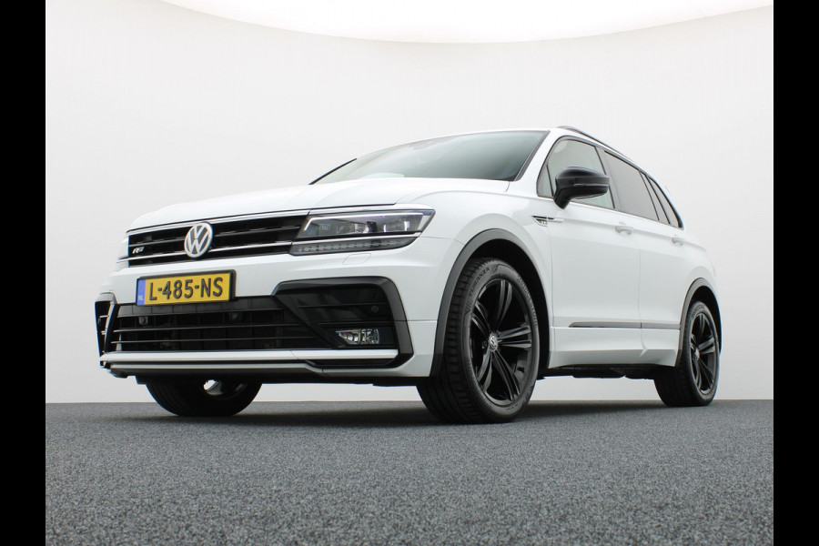 Volkswagen Tiguan 1.5 TSI ACT Highline Business R | Black Style | Head Up | Side Assist | Elk. A-klep | Prijs Rijklaar!!