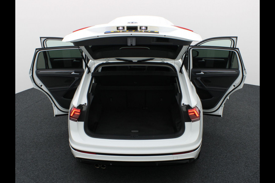 Volkswagen Tiguan 1.5 TSI ACT Highline Business R | Black Style | Head Up | Side Assist | Elk. A-klep | Prijs Rijklaar!!