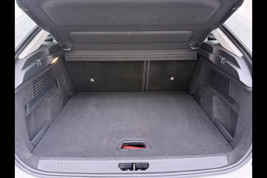 Citroën Ë-C4 Feel 50kWh 360°Camera 3D-Navi Ecc Apple Carplay Android Auto Cruise Control Regen-Lichtsensor Pdc Led Lmv SOH 89% Lane Assist Isofix Connected Apps Bluetooth DAB 1e Eigenaar Dealeronderhouden Origineel Nederlandse Auto