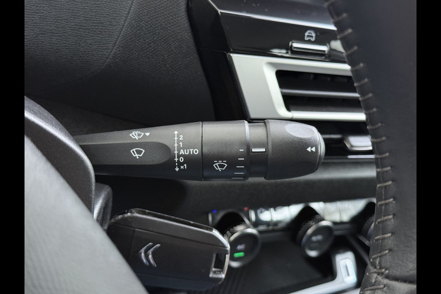 Citroën Ë-C4 Feel 50kWh 360°Camera 3D-Navi Ecc Apple Carplay Android Auto Cruise Control Regen-Lichtsensor Pdc Led Lmv SOH 89% Lane Assist Isofix Connected Apps Bluetooth DAB 1e Eigenaar Dealeronderhouden Origineel Nederlandse Auto