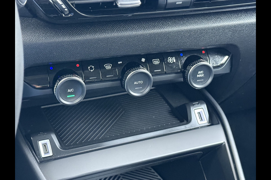 Citroën Ë-C4 Feel 50kWh 360°Camera 3D-Navi Ecc Apple Carplay Android Auto Cruise Control Regen-Lichtsensor Pdc Led Lmv SOH 89% Lane Assist Isofix Connected Apps Bluetooth DAB 1e Eigenaar Dealeronderhouden Origineel Nederlandse Auto