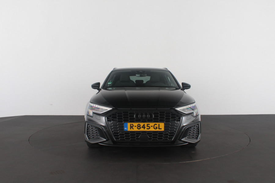 Audi A3 Sportback 40 TFSI e S line edition > Sfeerverlichting/18inch/Trekhaak/Plug in hybrid/Mythos Black