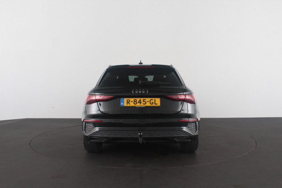 Audi A3 Sportback 40 TFSI e S line edition > Sfeerverlichting/18inch/Trekhaak/Plug in hybrid/Mythos Black