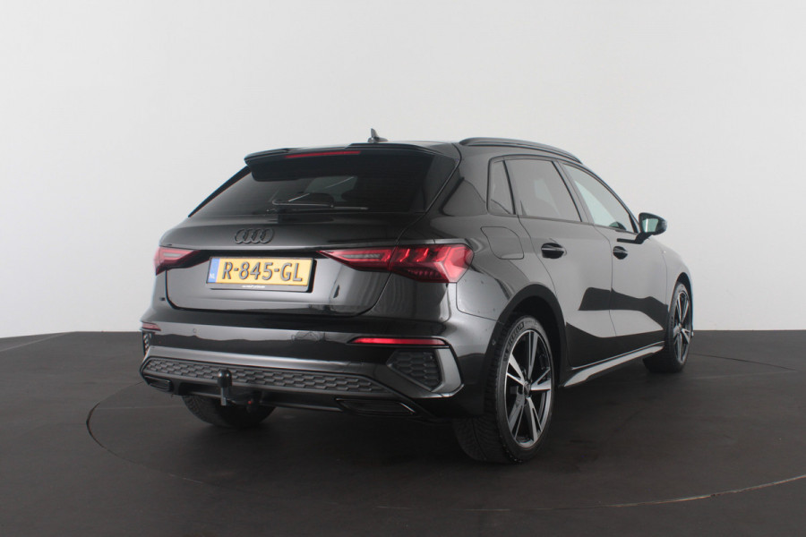 Audi A3 Sportback 40 TFSI e S line edition > Sfeerverlichting/18inch/Trekhaak/Plug in hybrid/Mythos Black
